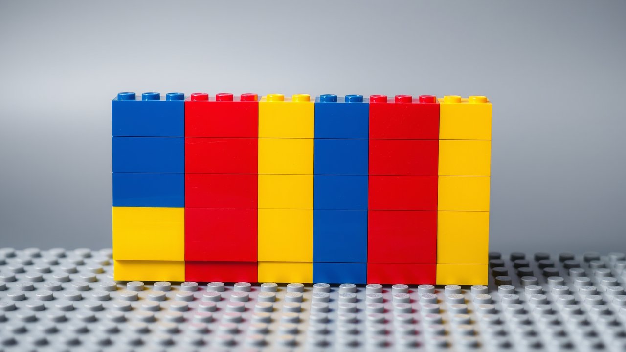Flag of Romania 🇷🇴 in lego bricks style